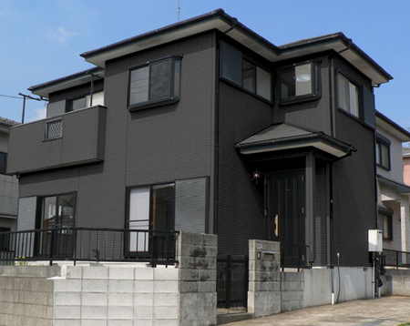 N-35の色で塗装した外壁