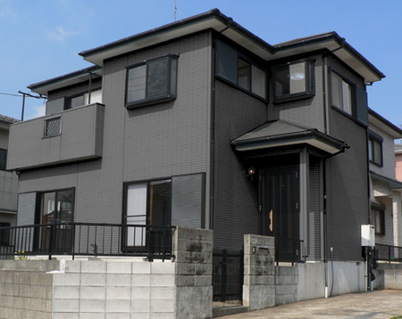 N-50の色で塗装した外壁