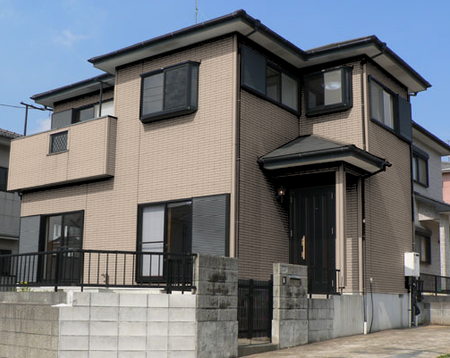 17-80Dの色で塗装した外壁