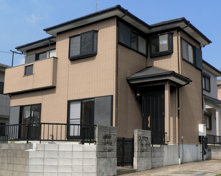 17-80Fの色で塗装した外壁