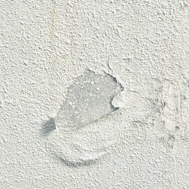 外壁の塗装が浮いて剥がれる