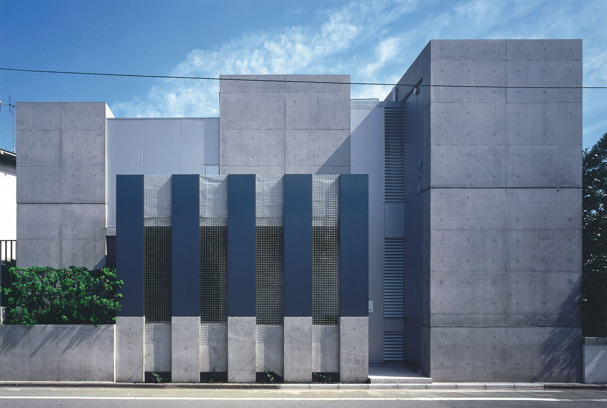 打ちっぱなしコンクリート風の家