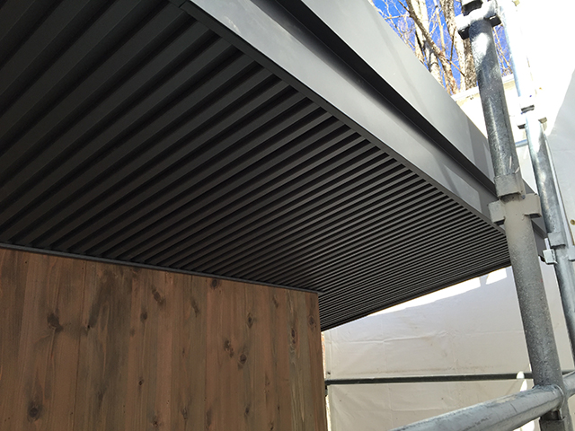 ガルバリウム鋼板の軒天